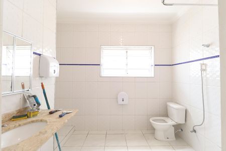 Casa à venda com 248m², 3 quartos e 7 vagas Casa à venda com 248m², 3 quartos e 7 vagasBanheiro
