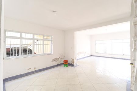 Casa à venda com 248m², 3 quartos e 7 vagas Casa à venda com 248m², 3 quartos e 7 vagasSala