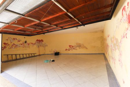 Casa à venda com 248m², 3 quartos e 7 vagas Casa à venda com 248m², 3 quartos e 7 vagasGaragem