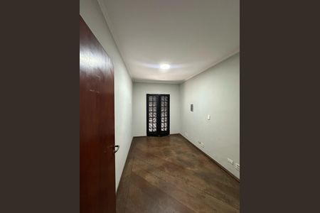 Casa à venda com 214m², 6 quartos e 2 vagasQuarto 1