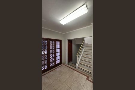 Casa à venda com 214m², 6 quartos e 2 vagasEscadas