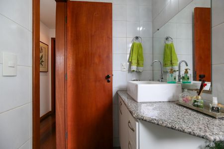 Apartamento à venda com 110m², 3 quartos e 2 vagasBanheiro Social
