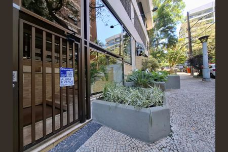 Apartamento à venda com 136m², 3 quartos e 1 vaga Apartamento à venda com 136m², 3 quartos e 1 vagaPlaca