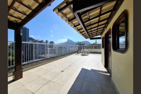 Apartamento à venda com 136m², 3 quartos e 1 vaga Apartamento à venda com 136m², 3 quartos e 1 vagaÁrea comum