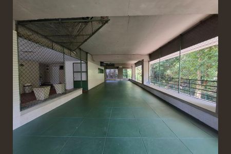 Apartamento à venda com 136m², 3 quartos e 1 vaga Apartamento à venda com 136m², 3 quartos e 1 vagaÁrea comum - Quadra Esportiva