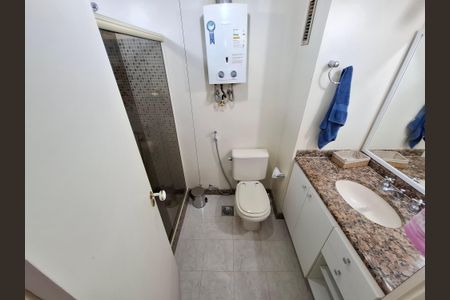 Apartamento à venda com 136m², 3 quartos e 1 vaga Apartamento à venda com 136m², 3 quartos e 1 vagaBanheiro da suíte