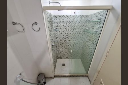 Apartamento à venda com 136m², 3 quartos e 1 vaga Apartamento à venda com 136m², 3 quartos e 1 vagaBanheiro Social