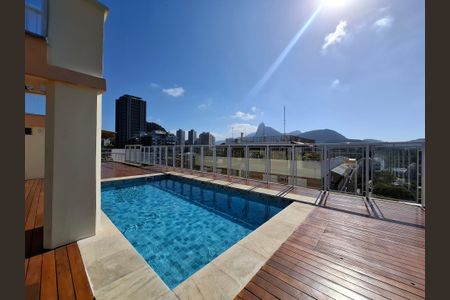 Apartamento à venda com 136m², 3 quartos e 1 vaga Apartamento à venda com 136m², 3 quartos e 1 vagaÁrea comum - Piscina