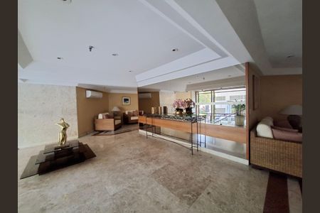 Apartamento à venda com 136m², 3 quartos e 1 vaga Apartamento à venda com 136m², 3 quartos e 1 vagaHall de entrada