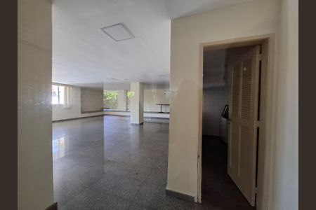 Apartamento à venda com 136m², 3 quartos e 1 vaga Apartamento à venda com 136m², 3 quartos e 1 vagaÁrea comum - Salão de festas 2