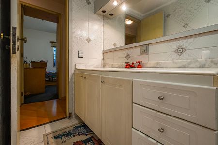 Apartamento à venda com 147m², 4 quartos e 2 vagas Apartamento à venda com 147m², 4 quartos e 2 vagasBanheiro Social