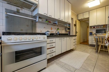 Apartamento à venda com 147m², 4 quartos e 2 vagas Apartamento à venda com 147m², 4 quartos e 2 vagasCozinha