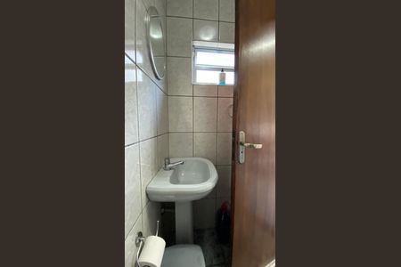 Casa à venda com 119m², 3 quartos e 2 vagas Casa à venda com 119m², 3 quartos e 2 vagasQuintal- Banheiro