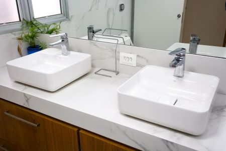 Apartamento à venda com 200m², 4 quartos e 2 vagas Apartamento à venda com 200m², 4 quartos e 2 vagasBanheiro da Suíte 4
