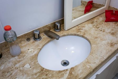 Apartamento à venda com 200m², 4 quartos e 2 vagas Apartamento à venda com 200m², 4 quartos e 2 vagasBanheiro da Suíte 2