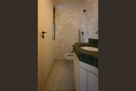 Apartamento à venda com 200m², 4 quartos e 2 vagas Apartamento à venda com 200m², 4 quartos e 2 vagasLavabo