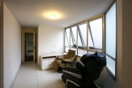 Apartamento à venda com 200m², 4 quartos e 2 vagas Apartamento à venda com 200m², 4 quartos e 2 vagasSala 2