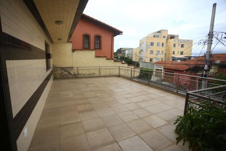 Casa para alugar com 384m², 5 quartos e 5 vagasVaranda