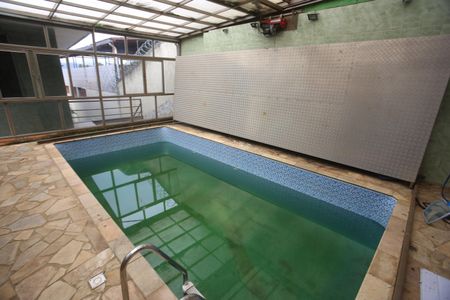 Casa para alugar com 384m², 5 quartos e 5 vagasQuintal