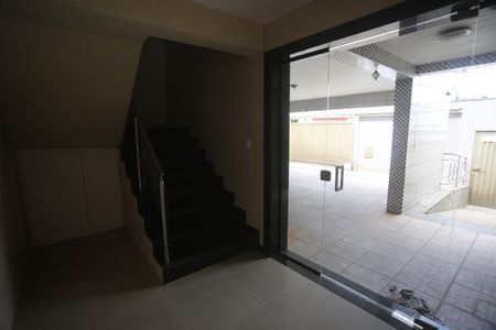 Casa para alugar com 384m², 5 quartos e 5 vagasEntrada