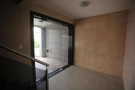 Casa para alugar com 384m², 5 quartos e 5 vagasEntrada