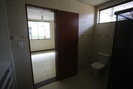 Casa para alugar com 384m², 5 quartos e 5 vagasBanheiro da Suíte