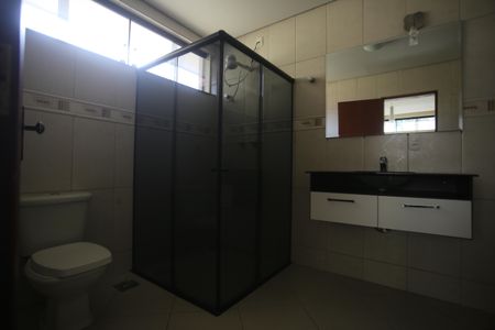 Casa para alugar com 384m², 5 quartos e 5 vagasBanheiro da Suíte