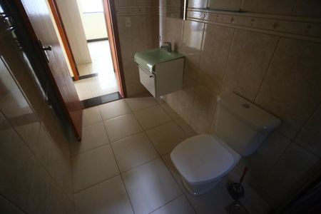 Casa para alugar com 384m², 5 quartos e 5 vagasBanheiro Social 1