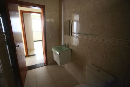 Casa para alugar com 384m², 5 quartos e 5 vagasBanheiro Social 1