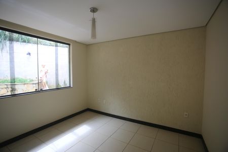 Casa para alugar com 384m², 5 quartos e 5 vagasSuíte