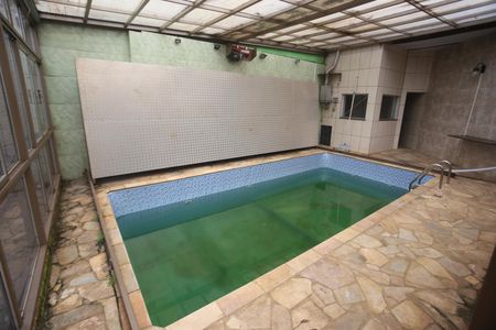 Casa para alugar com 384m², 5 quartos e 5 vagasQuintal