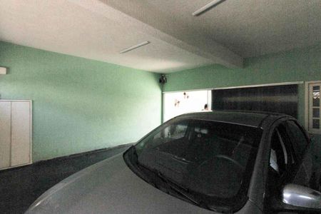 Casa à venda com 196m², 4 quartos e 4 vagas Casa à venda com 196m², 4 quartos e 4 vagasGaragem