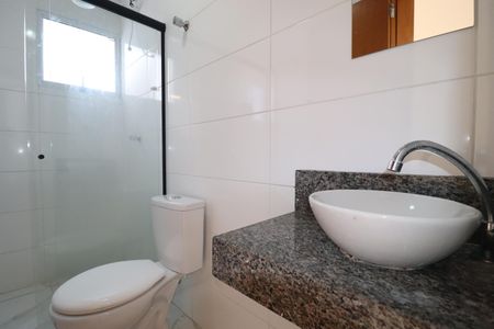 Apartamento à venda com 90m², 2 quartos e 2 vagasBanheiro 