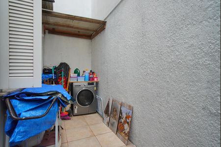 Casa à venda com 130m², 3 quartos e 1 vagaÁrea de Serviço
