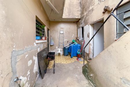 Casa à venda com 182m², 5 quartos e 4 vagas Casa à venda com 182m², 5 quartos e 4 vagasQuintal