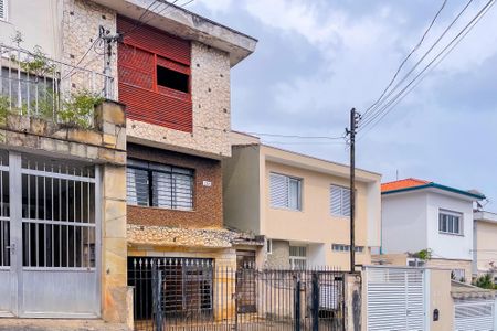 Casa à venda com 182m², 5 quartos e 4 vagas Casa à venda com 182m², 5 quartos e 4 vagasFachada