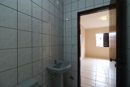 Apartamento à venda com 73m², 2 quartos e 2 vagasBanheiro da Suíte
