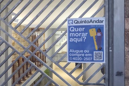 Casa à venda com 113m², 2 quartos e 3 vagas Casa à venda com 113m², 2 quartos e 3 vagasPlaquinha