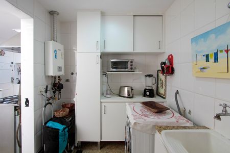 Apartamento à venda com 165m², 3 quartos e 2 vagas Apartamento à venda com 165m², 3 quartos e 2 vagasÁrea de Serviço
