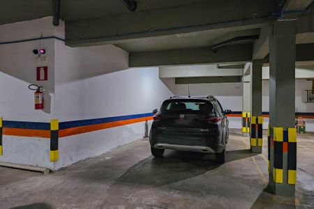 Apartamento à venda com 142m², 2 quartos e 3 vagas Apartamento à venda com 142m², 2 quartos e 3 vagasÁrea comum - Estacionamento