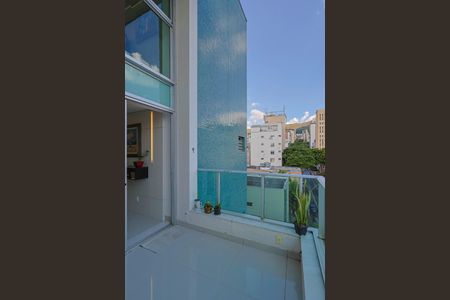 Apartamento à venda com 142m², 2 quartos e 3 vagas Apartamento à venda com 142m², 2 quartos e 3 vagasVaranda da Sala