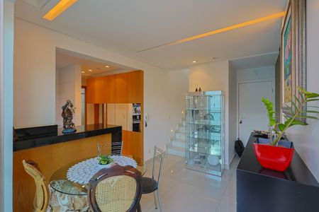 Apartamento à venda com 142m², 2 quartos e 3 vagas Apartamento à venda com 142m², 2 quartos e 3 vagasSala