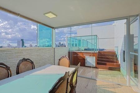 Apartamento à venda com 142m², 2 quartos e 3 vagas Apartamento à venda com 142m², 2 quartos e 3 vagasCobertura