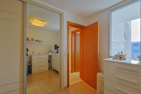 Apartamento à venda com 142m², 2 quartos e 3 vagas Apartamento à venda com 142m², 2 quartos e 3 vagasQuarto 1