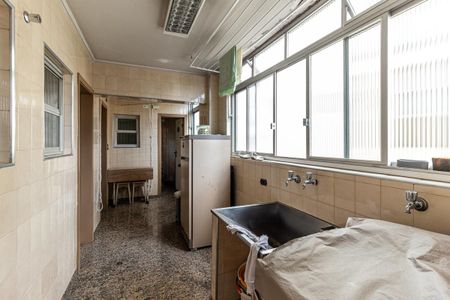 Apartamento à venda com 220m², 4 quartos e 1 vagaÁrea de Serviço