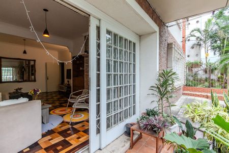 Apartamento à venda com 107m², 3 quartos e 1 vaga Apartamento à venda com 107m², 3 quartos e 1 vagaVaranda Sala