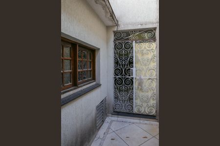 Casa à venda com 245m², 3 quartos e 1 vaga Casa à venda com 245m², 3 quartos e 1 vagaPassagem para os fundos