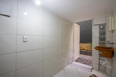 Casa à venda com 200m², 3 quartos e 2 vagas Casa à venda com 200m², 3 quartos e 2 vagasCasa 2 - Área de serviço