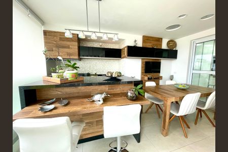 Apartamento à venda com 186m², 3 quartos e 5 vagasSala