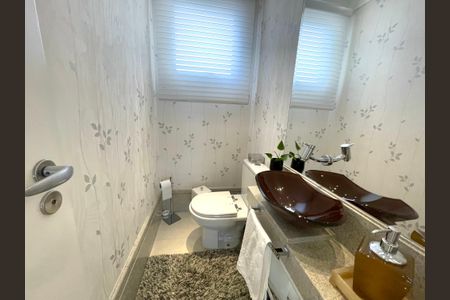 Apartamento à venda com 186m², 3 quartos e 5 vagasLavabo